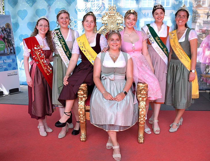 Eröffnung des Stadtgründungsfestes mit vielen Produktköniginnen am 14.06.2025 (©Foto: Ingrid Grossmann) 
